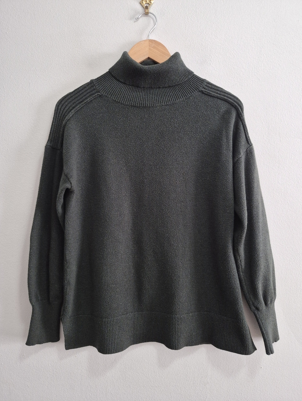 Evereve Forest Green Turtleneck Sweater Size Medium